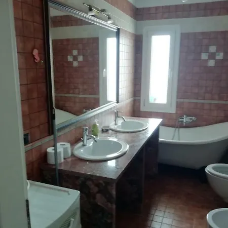 Luxury Penthouse In City Center Apartament Wlora