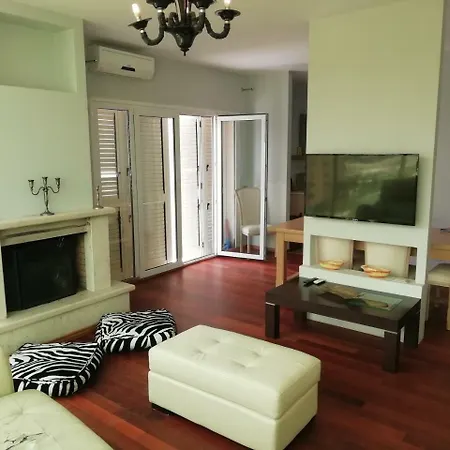 Luxury Penthouse In City Center Apartament
