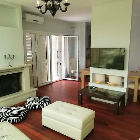 Luxury Penthouse In City Center Wlora